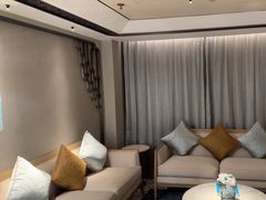 -浅深(世茂滨江精品店)