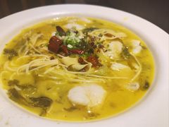 -霸蛮湖南菜·牛肉粉(荣京西街店)