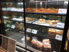 面包甜点陈列柜-喜茶(深圳丰盛町店)