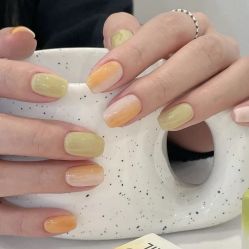 -悦指间美甲美睫