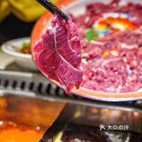 这碗鱿鱼脑花火锅面红油一淋香爆，吃不够