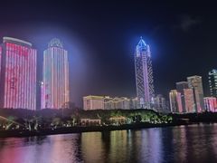 -万绿园