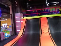 -酷跳蹦床主题公园(万胜广场店)