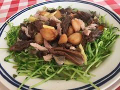 鲜羊肚菌煨豆苗-龙桥私厨·姜花菊花过桥鱼·顺德菜(容桂店)