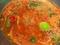 -野山舂·贵州现舂酸汤火锅(鸿通城店)