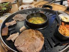 -江南猪肉商会无限续吃(弘大店)