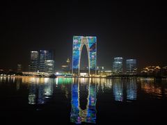 金鸡湖夜景中的东方之门-金鸡湖景区