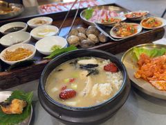 -围炉肉舍•炭烤活鳗•丹东海鲜烤肉(步行街店)