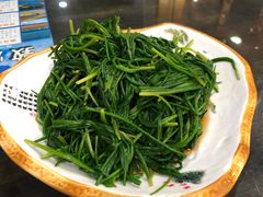 凉拌沙葱-壹阁胡羊焖饼(特色小吃街店)