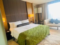-上海滴水湖皇冠假日酒店