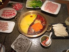 -小天鹅火锅·一线江景洪鼎旗舰店(洪崖洞店)