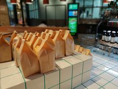 -Dough&Joe团憩(瑞虹天地月亮湾店)