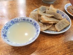 老北京炸灌肠-门框胡同百年卤煮(新街口店)