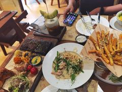 -Mark&Mars Restaurant