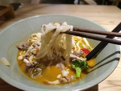 茄汁黑猪片儿川-陳八两面家(滨江天街店)