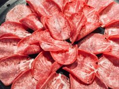 玫瑰牛舌-唯成•韩国炭火烤肉 유성고기