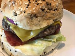 招牌经典牛肉堡-Thanks美式餐厅(汉堡咖啡店)