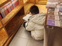 -新华里咖啡书吧(新华书店小寨店)