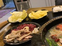 -小志家.鲜牦牛肉牛杂火锅野生菌汤锅