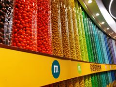 -m豆巧克力世界(上海世茂广场店)