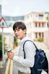 日系小清新-巴黎婚纱摄影工作室