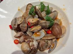 -肥肥虾庄·金牌油焖大虾(汉街SKP店)