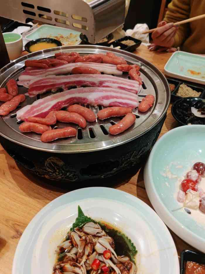 江原道和牛烤肉(怀柔店)-"门脸儿不大,11个人点了11份肉,加凉菜.