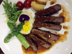 煎牛扒鲜菌少司-威克特披萨汉堡