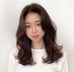 -HAIR CORNER