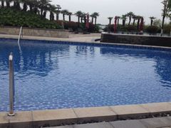 -上海滴水湖皇冠假日酒店