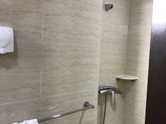 -燕山大酒店