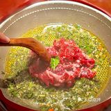 跟风吃这家湘西菜馆，排队1小时真值哭了