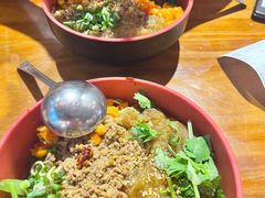 -爆炸头阿姨小四川正宗川味小吃(无任何分店)