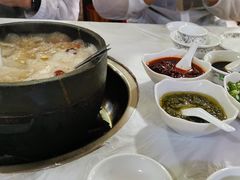 -鲁朗纳麦石锅鸡庄园