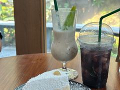 -Chom Cafe and Restaurant