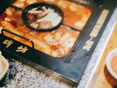 -老牌坊云南鱼豆花火锅(哈西万达店)