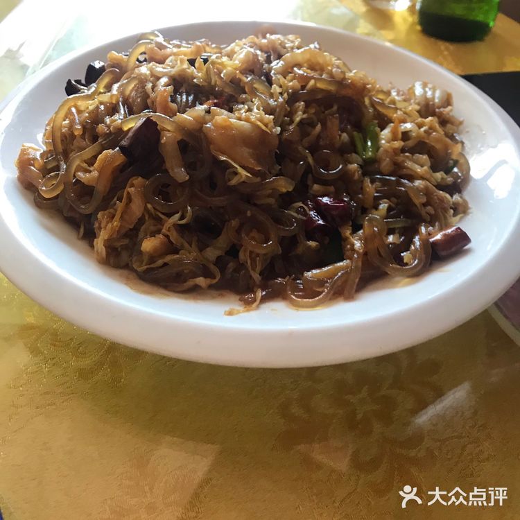 有日子没吃东北菜了，和几个朋友来这里热闹热闹