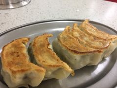 鲜肉韭菜煎饺-芬芳甜品(同福路店)
