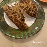 两个人吃了这么多 还有五六盘寿司
