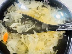 冰糖银耳汤-吃不亏特色包子(三峡广场店)