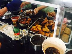 -鸿浩扒猪脚米线