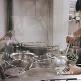 清早就顾客爆满的饸饹和水盆羊肉馆
