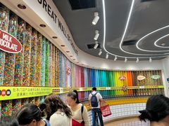 -m豆巧克力世界(上海世茂广场店)