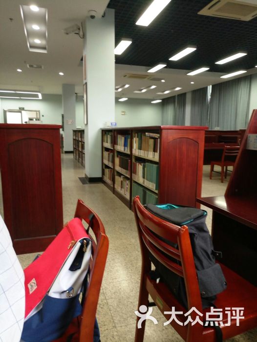 上海第二工业大学图书馆图片 - 第1张