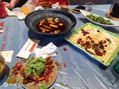 -肥肥虾庄·金牌油焖大虾(杨园滨江时代walk店)