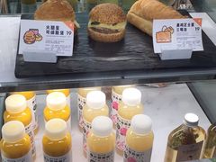 -喜茶(北京华贸购物中心店)