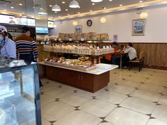 面包甜点陈列柜-红宝石·鲜奶小方·海派西点房(南丹店)