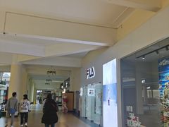 -王府井奥莱临潼小镇(临潼店)