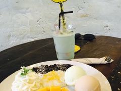 -莓园冰淇淋店
