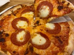 巨眼意式腊肉肠披萨-城市大道红炉披萨烘焙坊